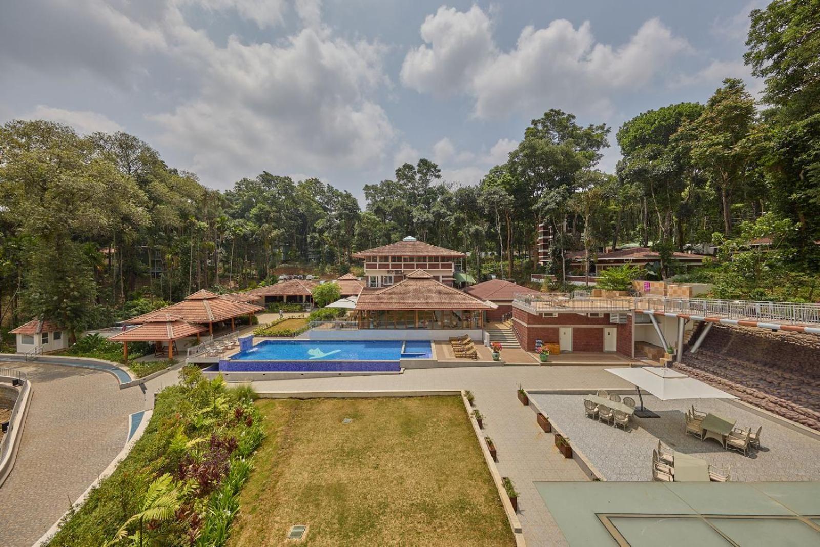 Regenta Resort ساكليشبور المظهر الخارجي الصورة